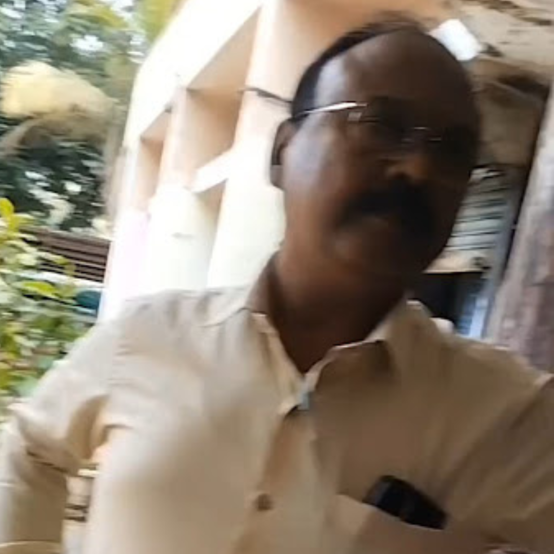 अतिक्रमण विभाग अधिकारी भूषण कोकणे यांना सगळ्यांसमोर जाब विचारल्यावर त्यांनी कसा पळ काढला.