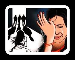 पुणे-सोलापूर महामार्गावरील भीषण घटना: कुटुंबावर लुटमार, अल्पवयीन मुलीवर अत्याचाराचा प्रयत्न.