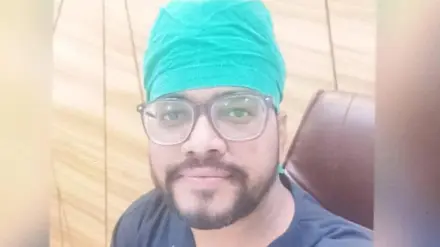 मुंबईतील जे.जे. रुग्णालयातील ३२ वर्षीय डॉक्टर ओमकार भगवान कवितके यांनी अटल सेतूवरून समुद्रात उडी मारून आत्महत्या.