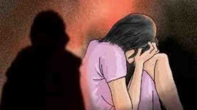 दौंड : अल्पवयीन मुलीवर लैंगिक अत्याचार व महिलांवर दरोडा – पुणे ग्रामीण पोलिसांनी मुख्य आरोपीचे स्केच जाहीर केले.