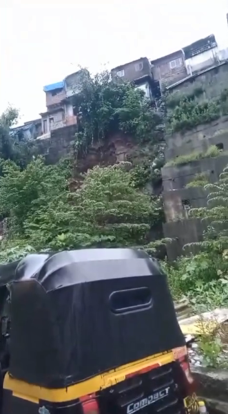 ठाणे भांडुप भिंत कोसळली