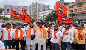 पुण्यात अमित शहा यांच्या दौऱ्यात मनसैनिकांचा काळे झेंडे आंदोलन; पोलिसांची तातडीची कारवाई.