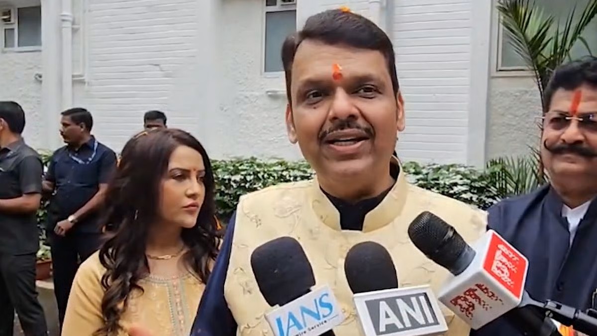 देवेंद्र फडणवीस मोदी