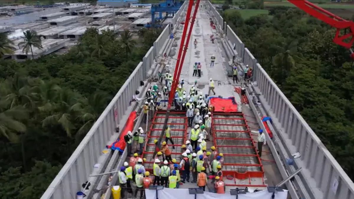 मुंबई-अहमदाबाद बुलेट ट्रेन