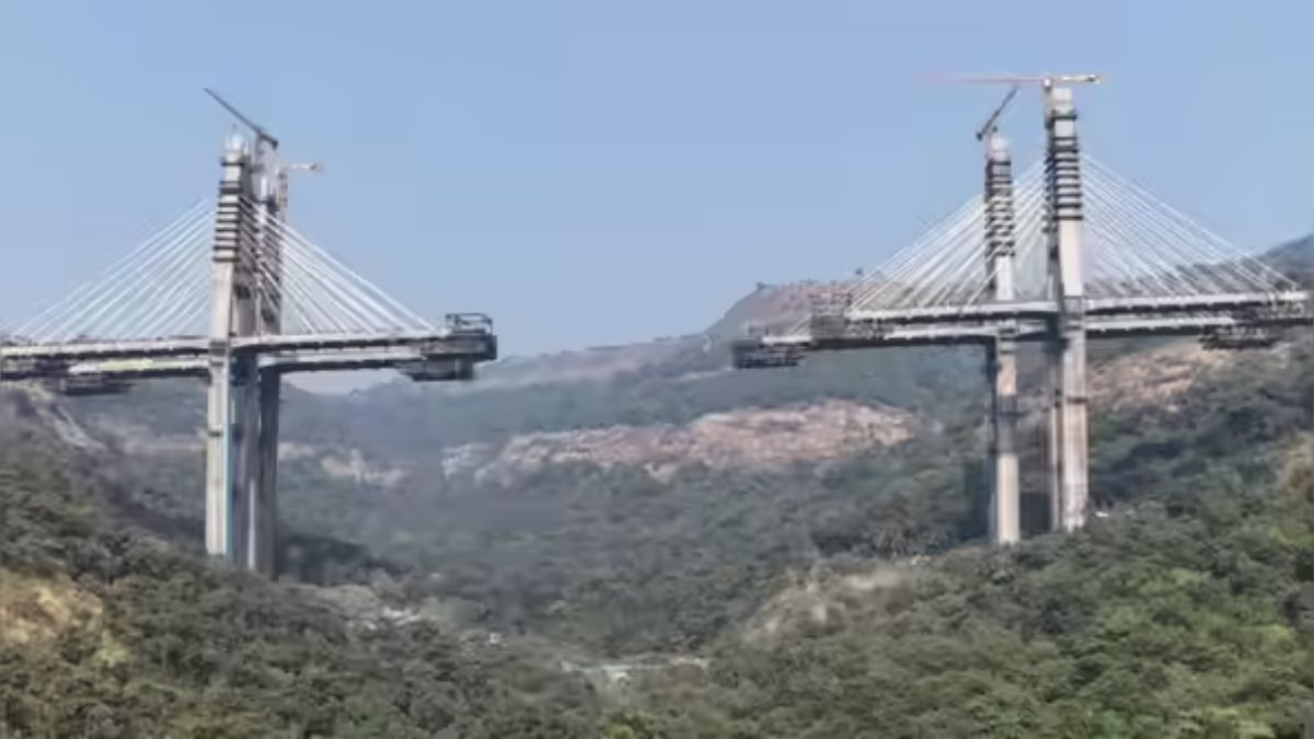 मुंबई-पुणेकरांसाठी खुशखबर! १ मे पासून एक्स्प्रेसवेवर धावणार गाड्या; ३० मिनिटांचा वेळ वाचणार, पाहा कसं असेल 'मिसिंग लिंक' 1 मुंबई-पुणे एक्स्प्रेसवे